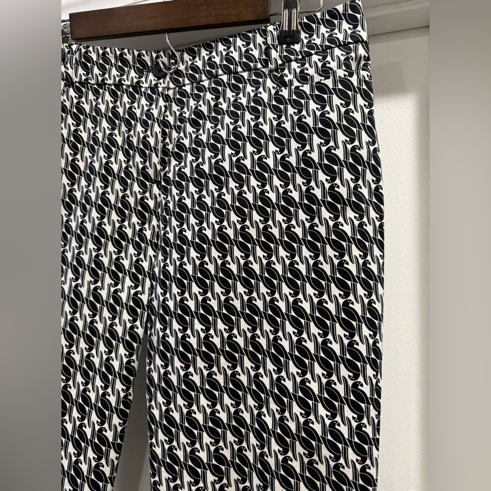 Talbots Black & White Bird Capris Size 10 Petite - Picture 4 of 13